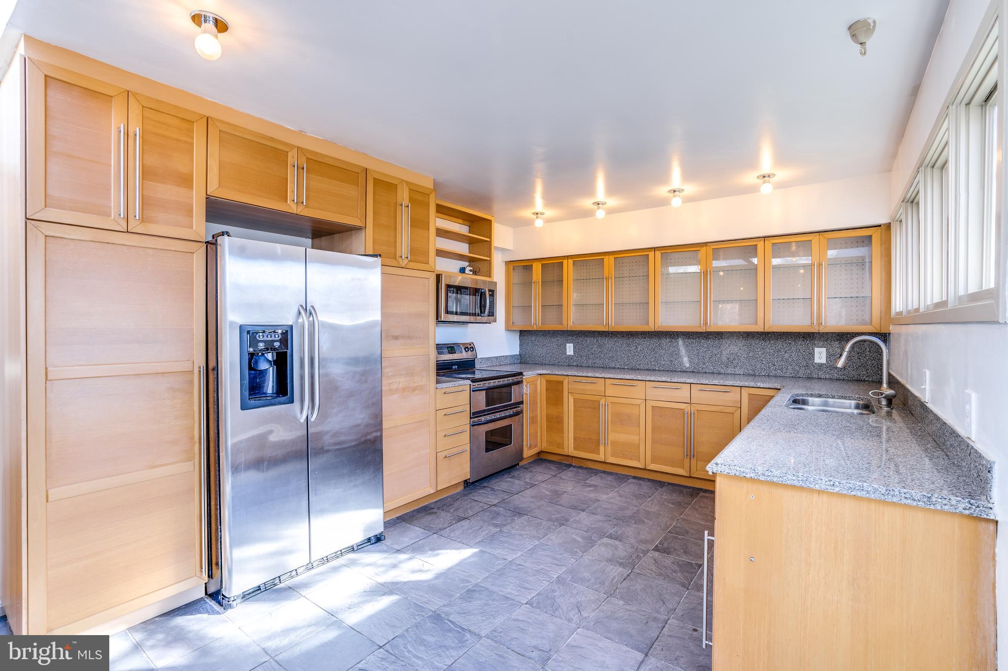 FAIR OAKS ESTATES - Residential Lease