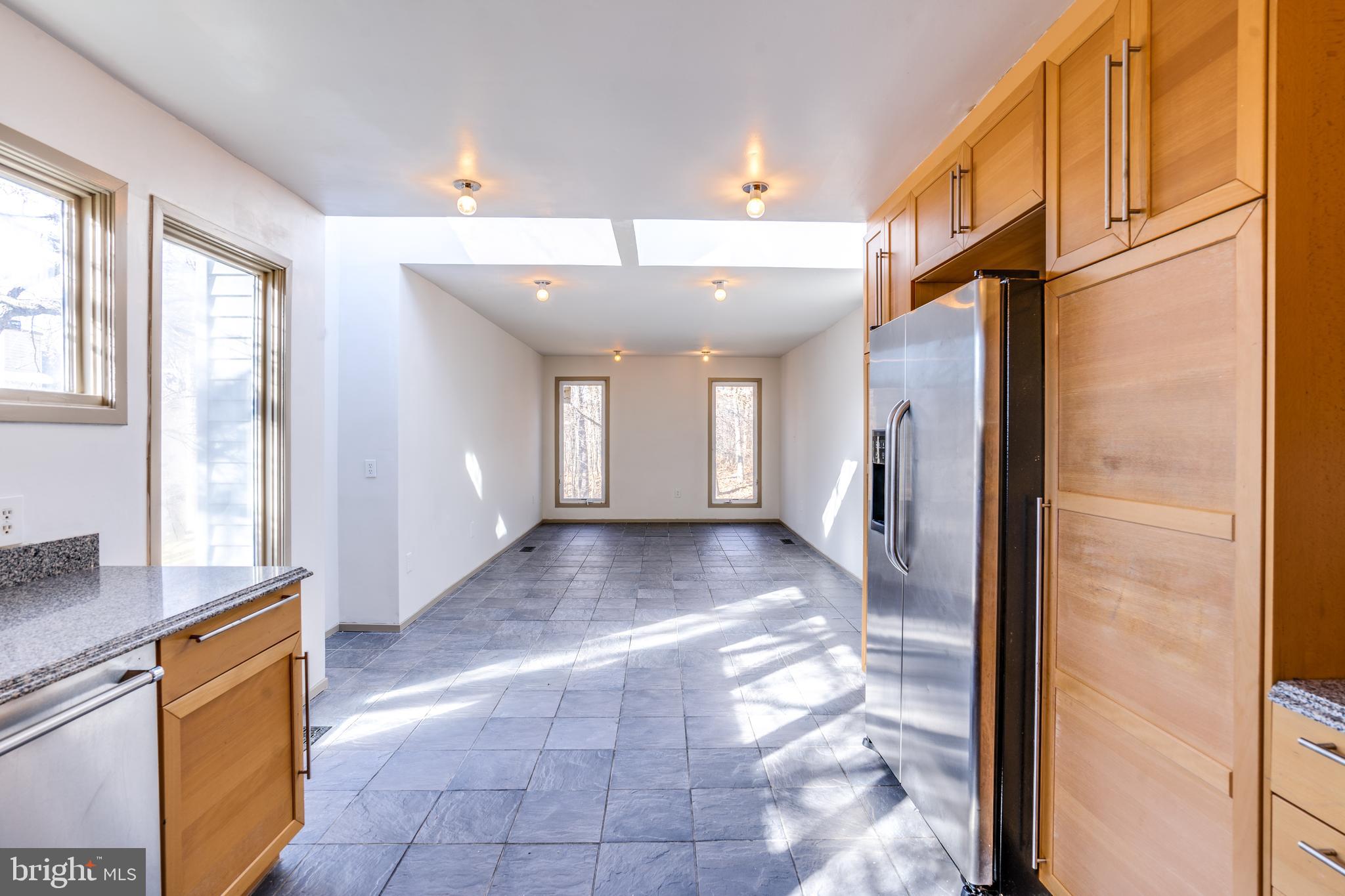 FAIR OAKS ESTATES - Residential Lease