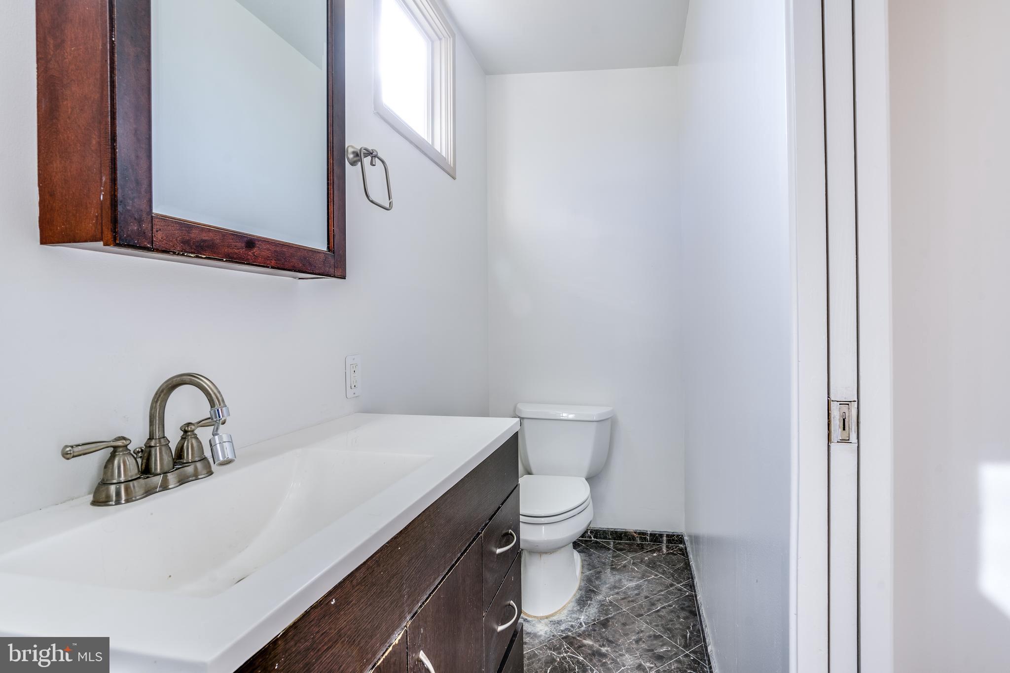 FAIR OAKS ESTATES - Residential Lease