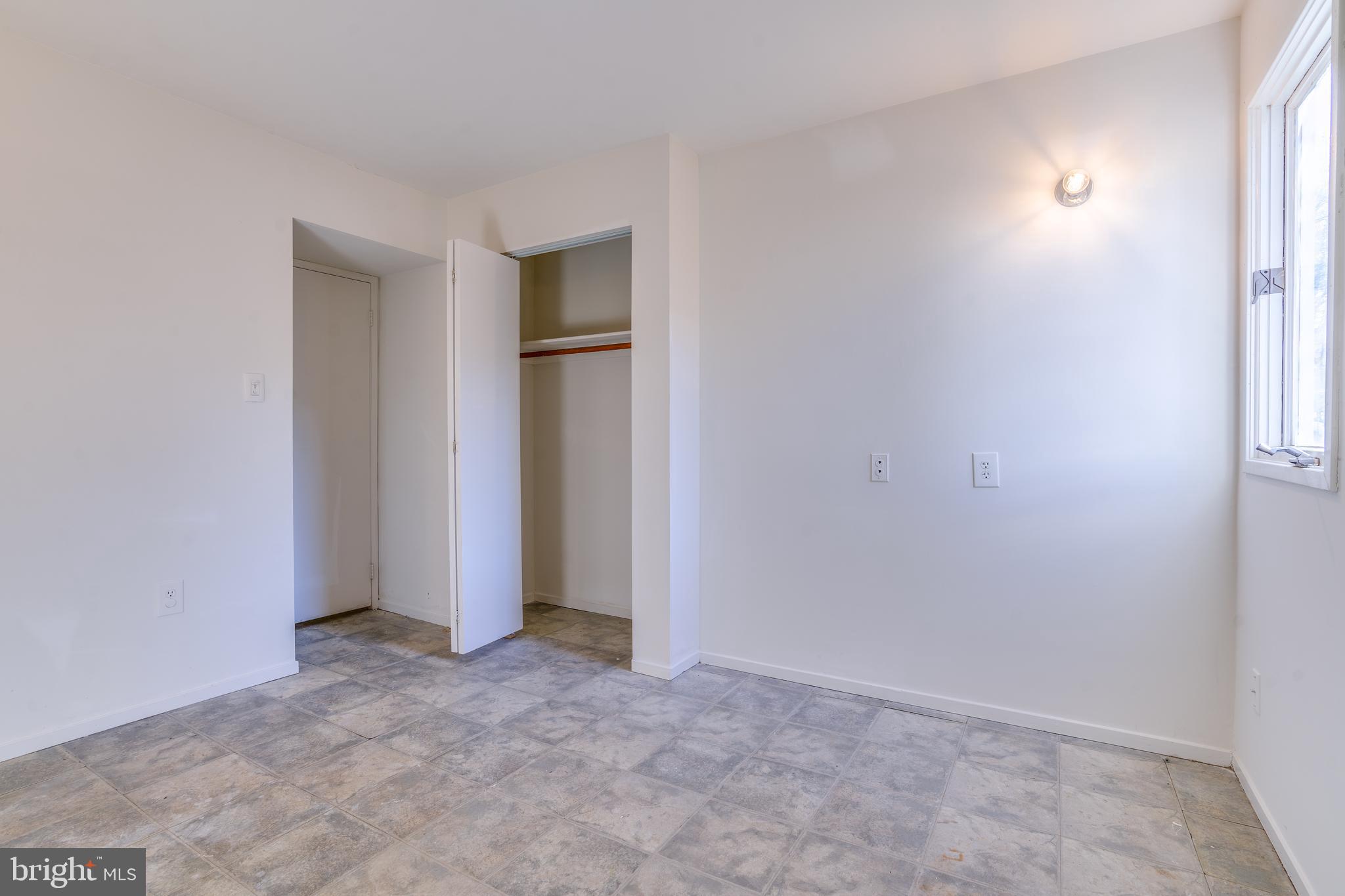 FAIR OAKS ESTATES - Residential Lease