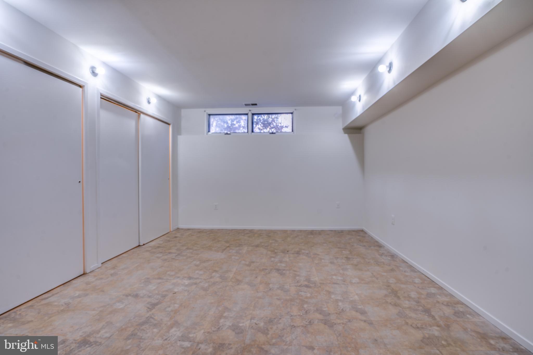 FAIR OAKS ESTATES - Residential Lease