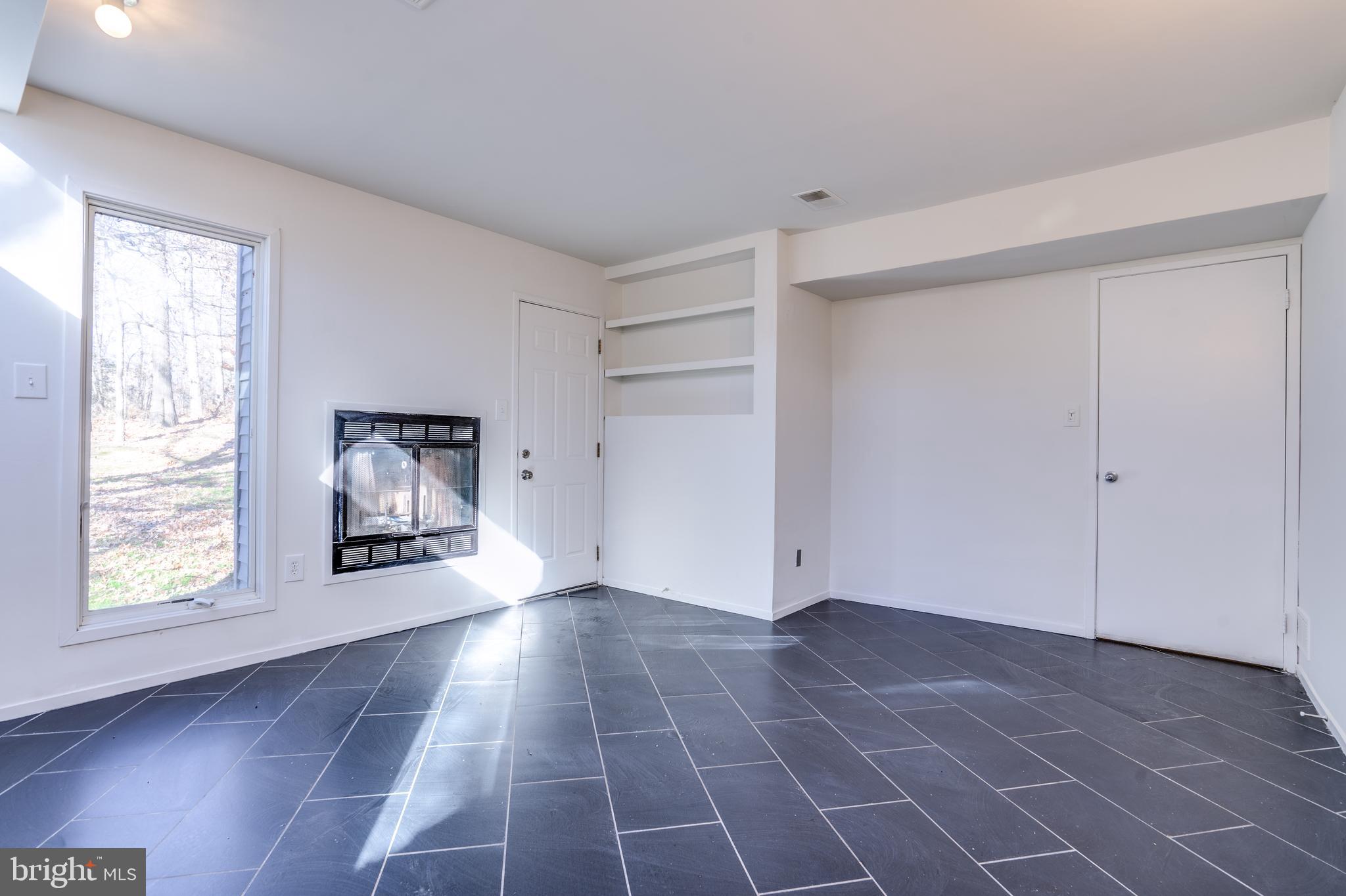 FAIR OAKS ESTATES - Residential Lease