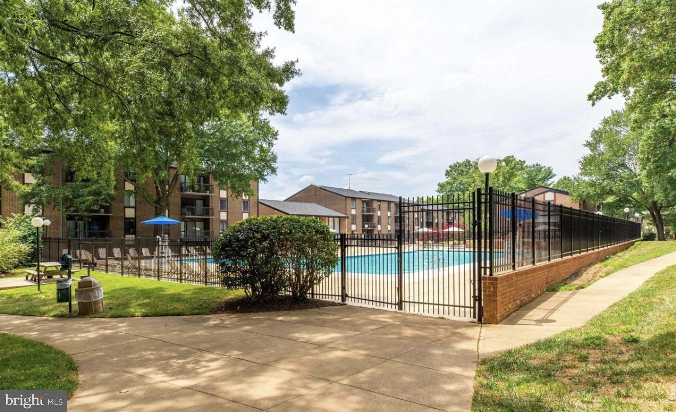 HAWTHORNE VILLAGE - Residential