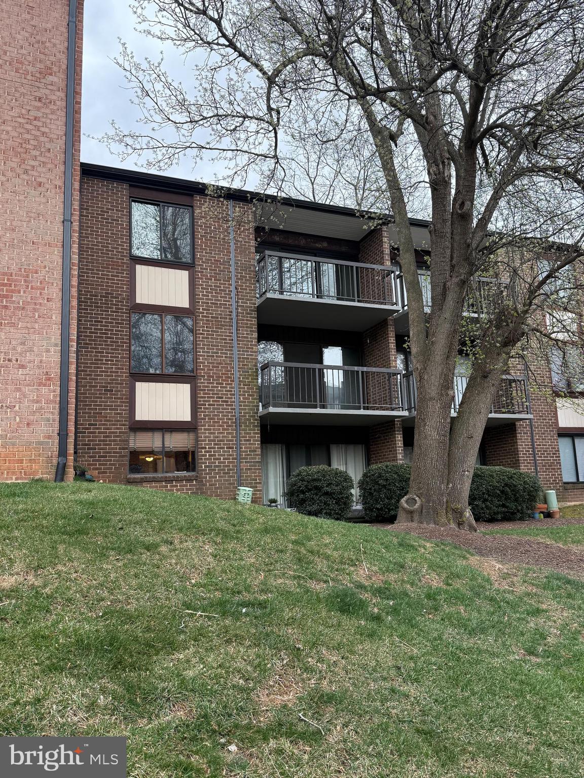 HAWTHORNE VILLAGE - Residential