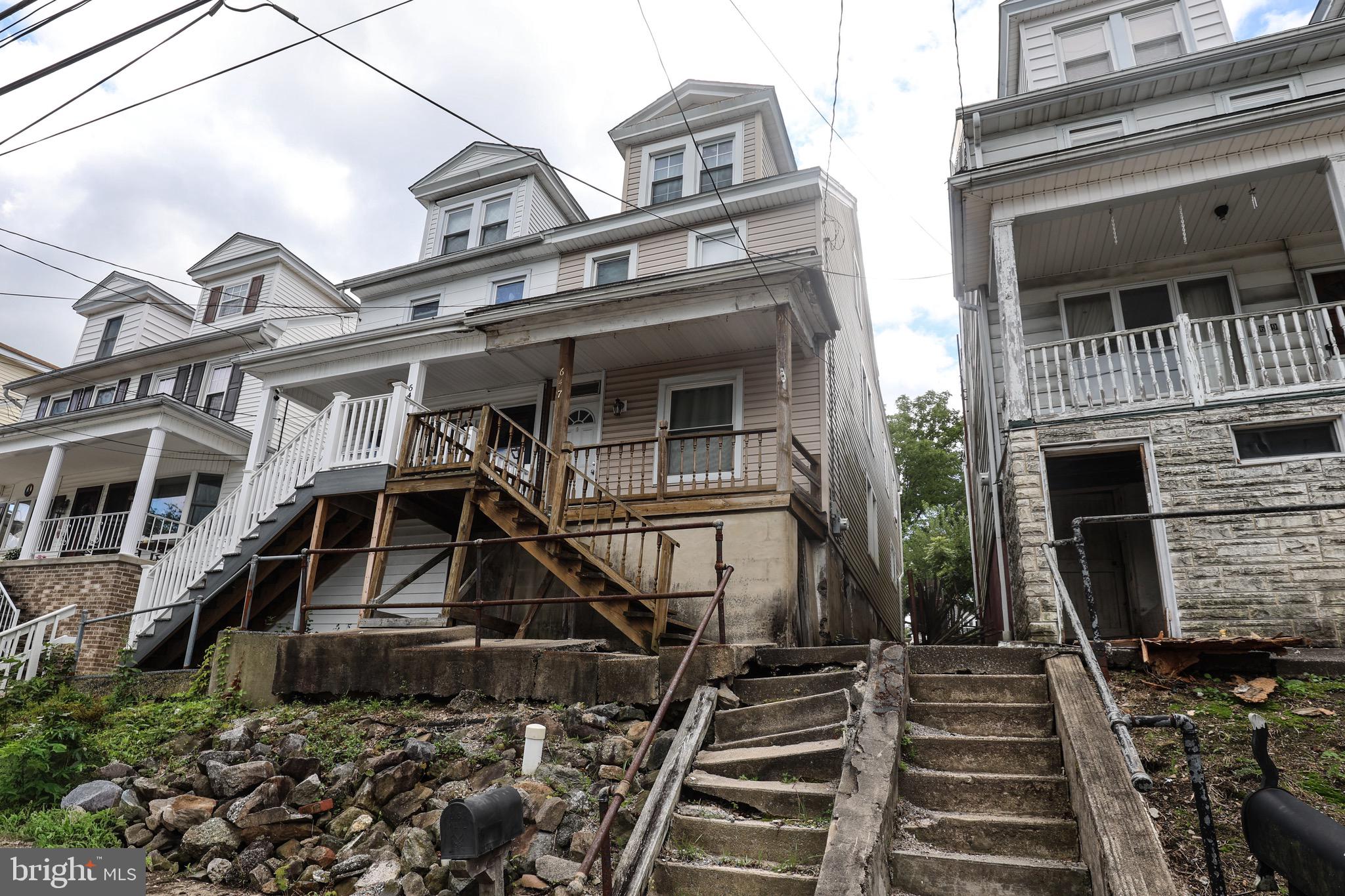 647 PINE HILL STREET