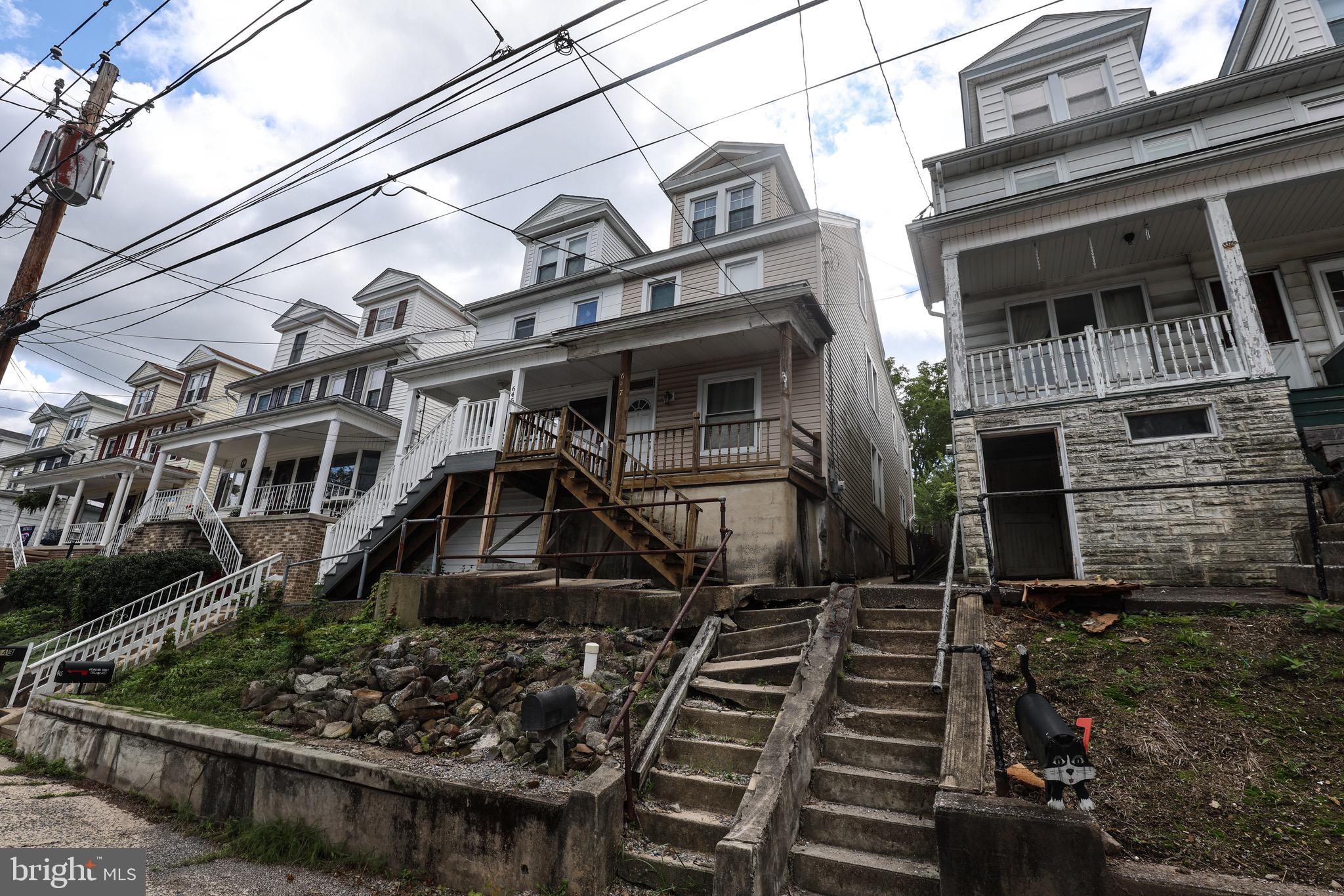 647 PINE HILL STREET
