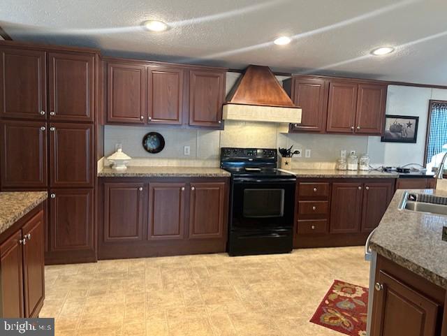 LINCOLN ESTATES - Residential