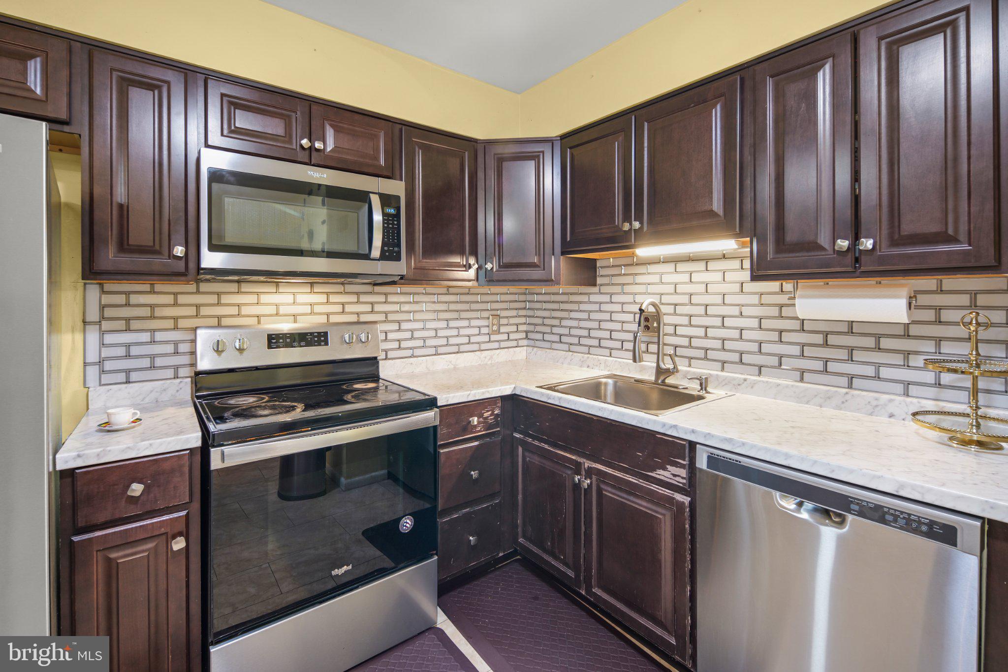 HUNTING RIDGE CONDOMINIUM - Residential