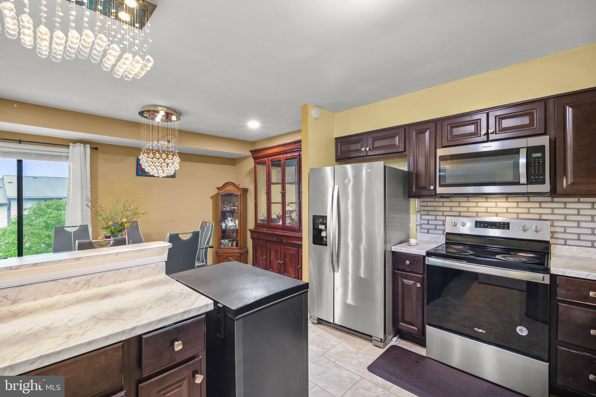 HUNTING RIDGE CONDOMINIUM - Residential