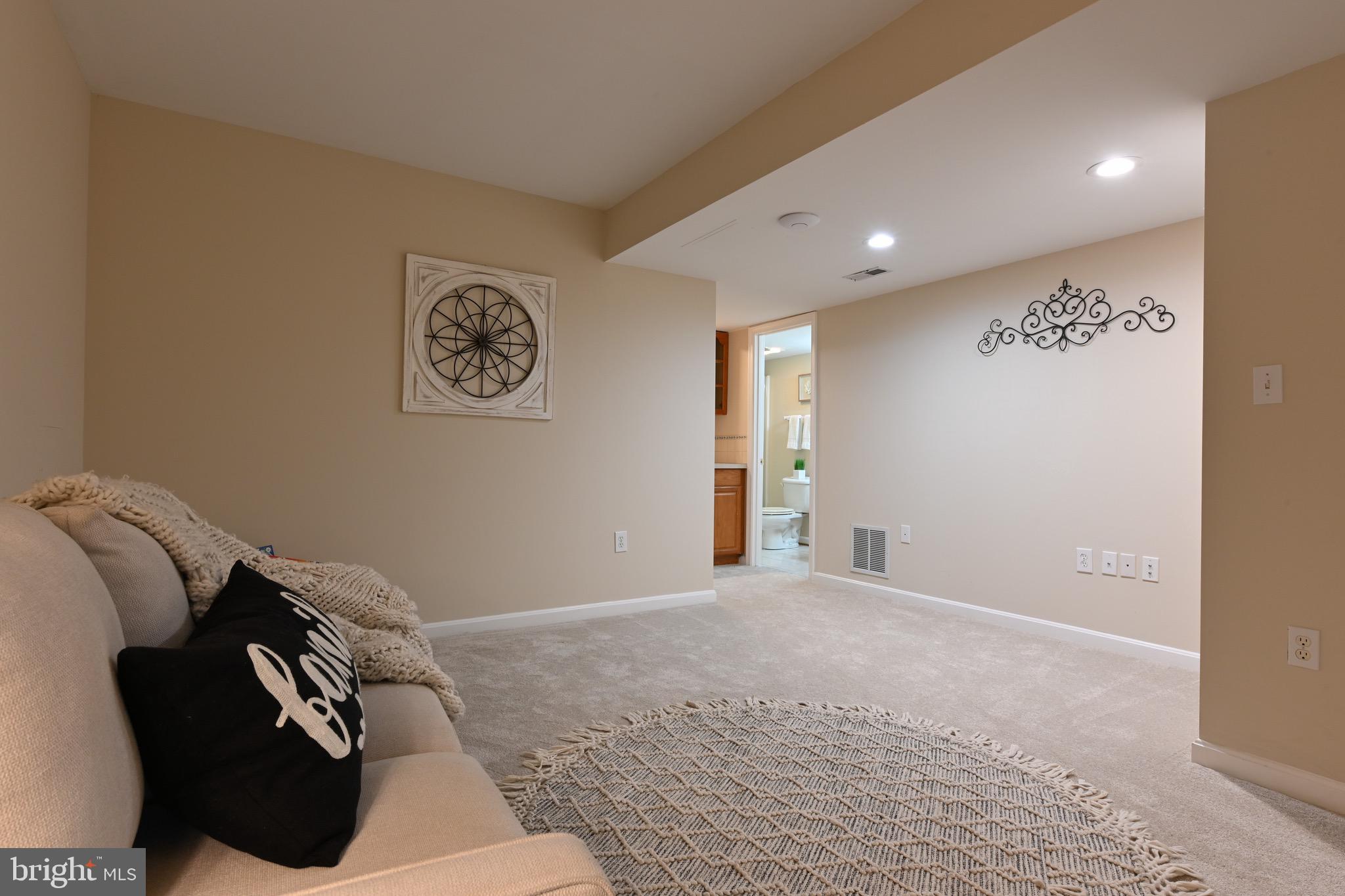 MARTHA S VINEYARD - Residential