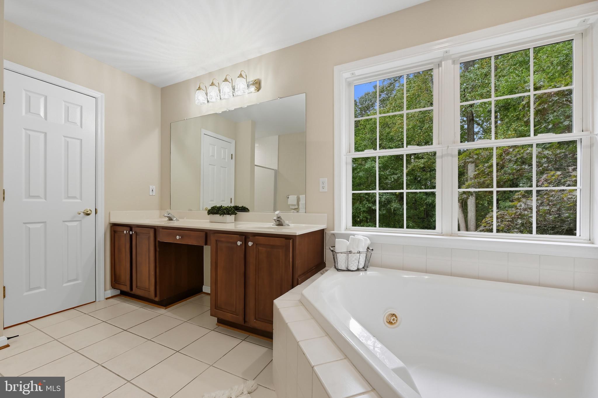 MARTHA S VINEYARD - Residential