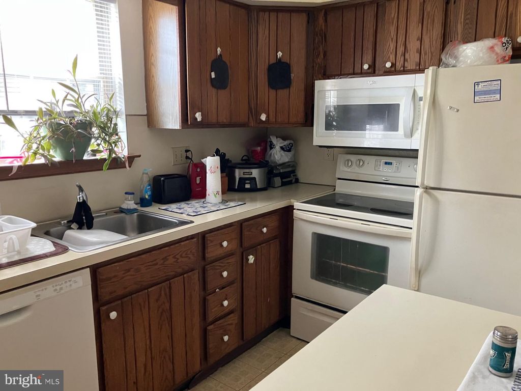 Photo of 6 W Drexel Avenue, LANSDOWNE, PA 19050 (MLS # PADE2110142)