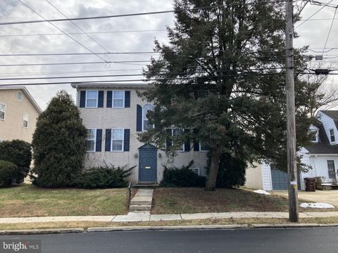 Townhouse For Sale - 6 Drexel Avenue<br/> LANSDOWNE, PA 19050