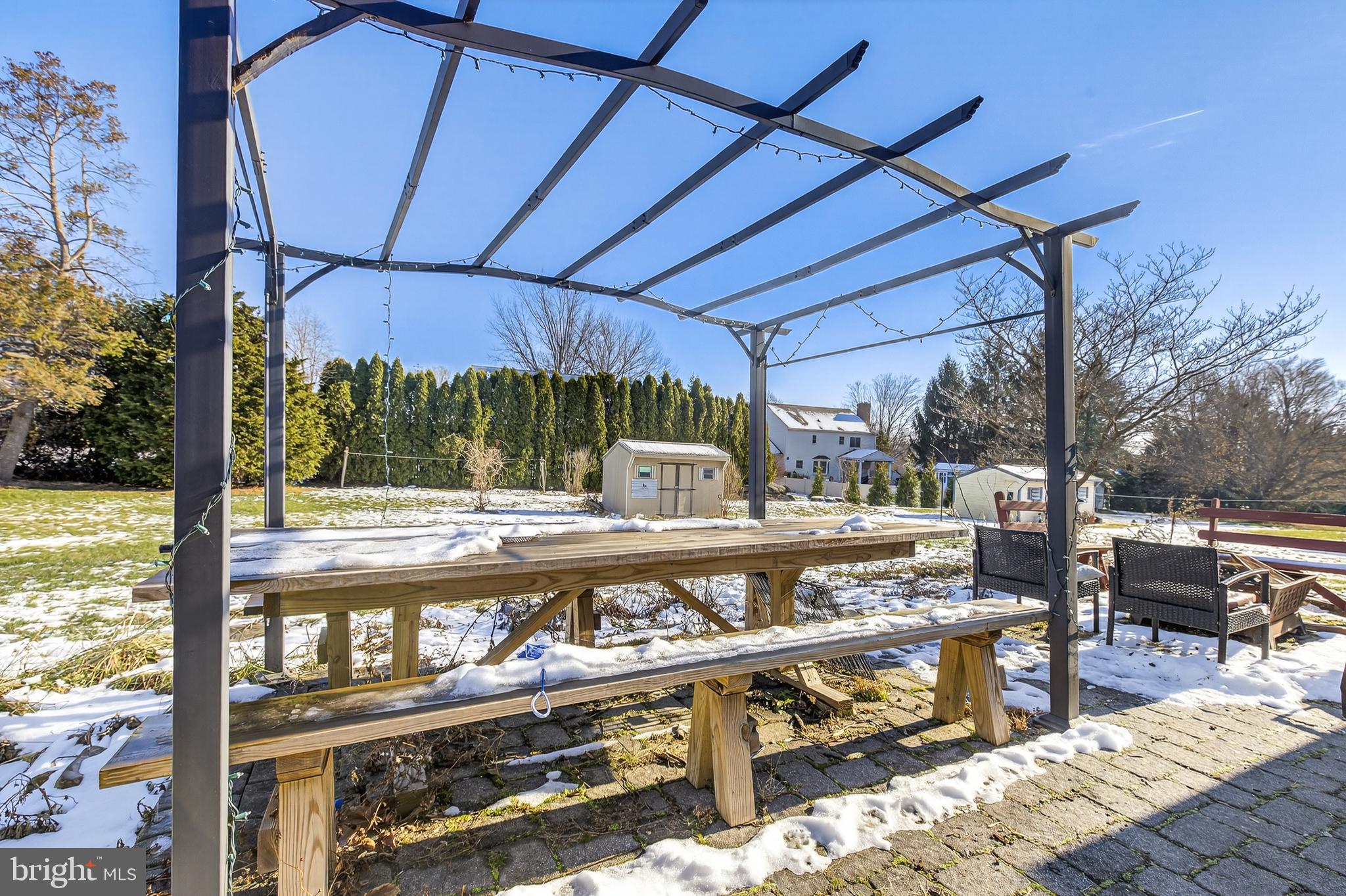 WILLOW STREET - Residential