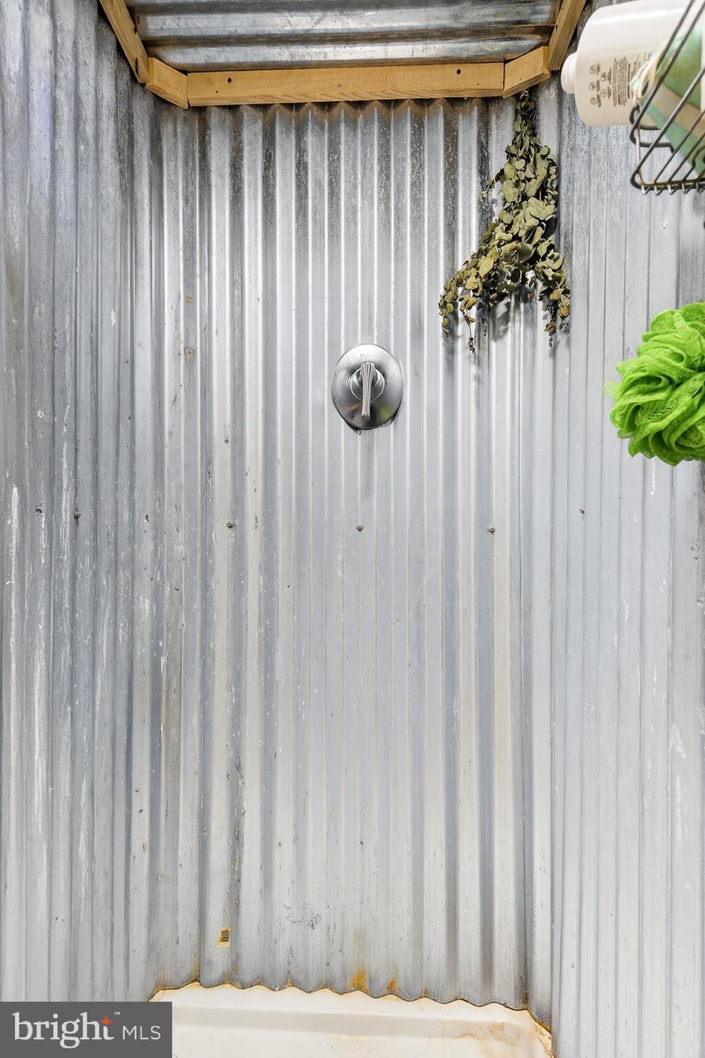 WILLOW STREET - Residential