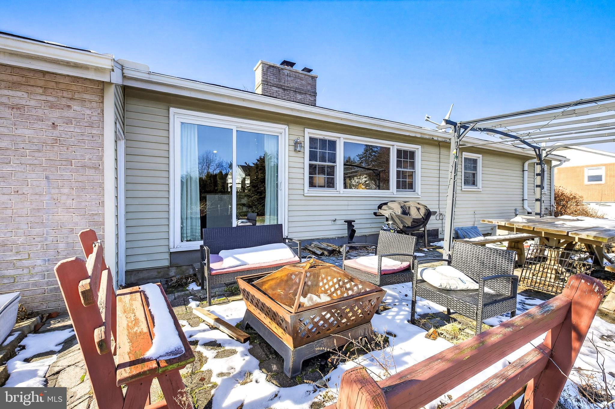 WILLOW STREET - Residential