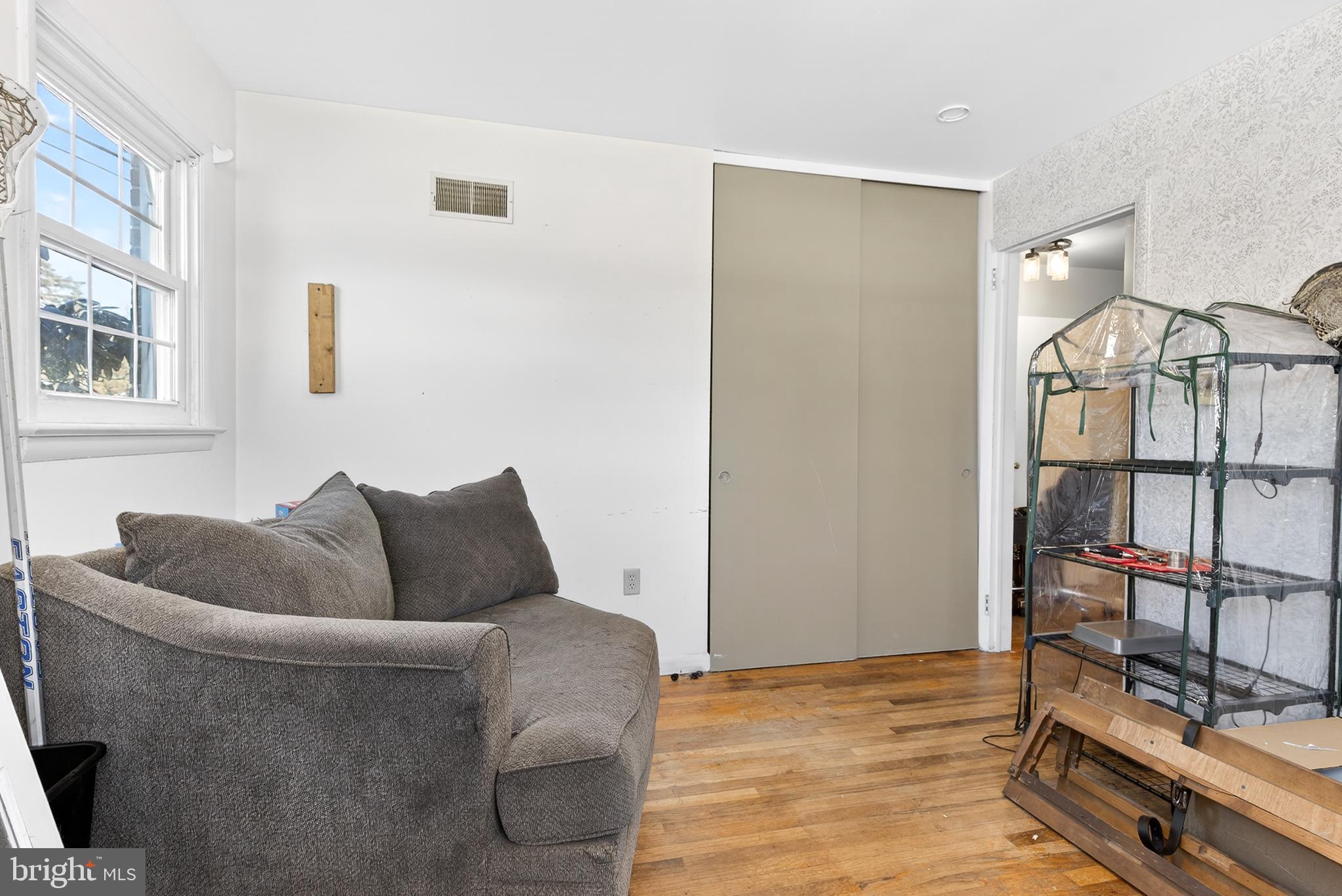 WILLOW STREET - Residential