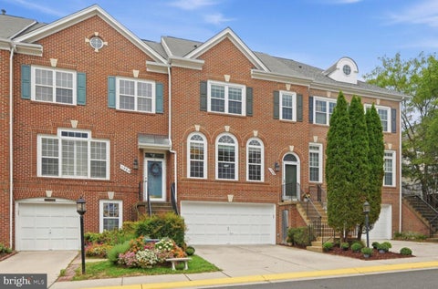 Townhouse For Sale - 1986 Logan Manor Drive<br/> RESTON, VA 20190