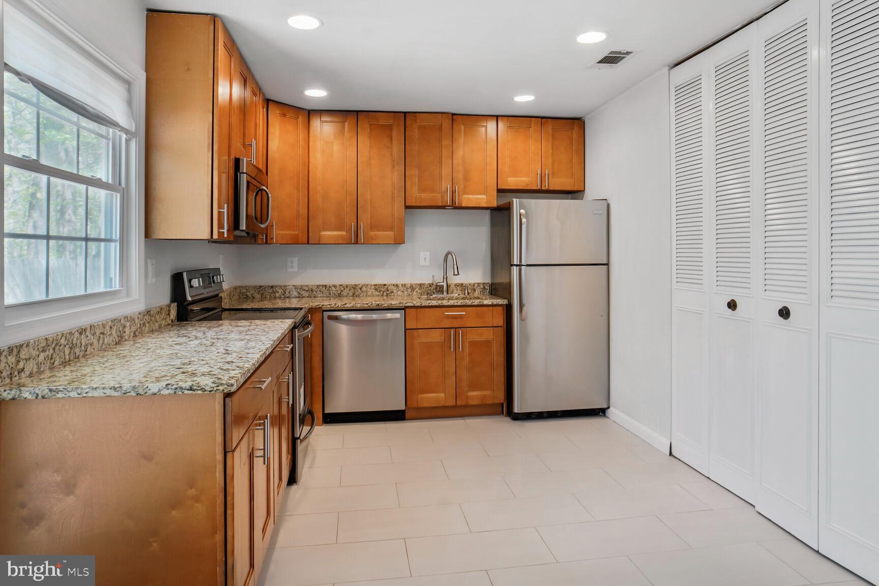 RAMBLING HILLS - Residential