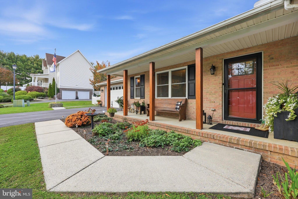 Photo of 400 Holly Lane, MARTINSBURG, WV 25401 (MLS # WVBE2055502)