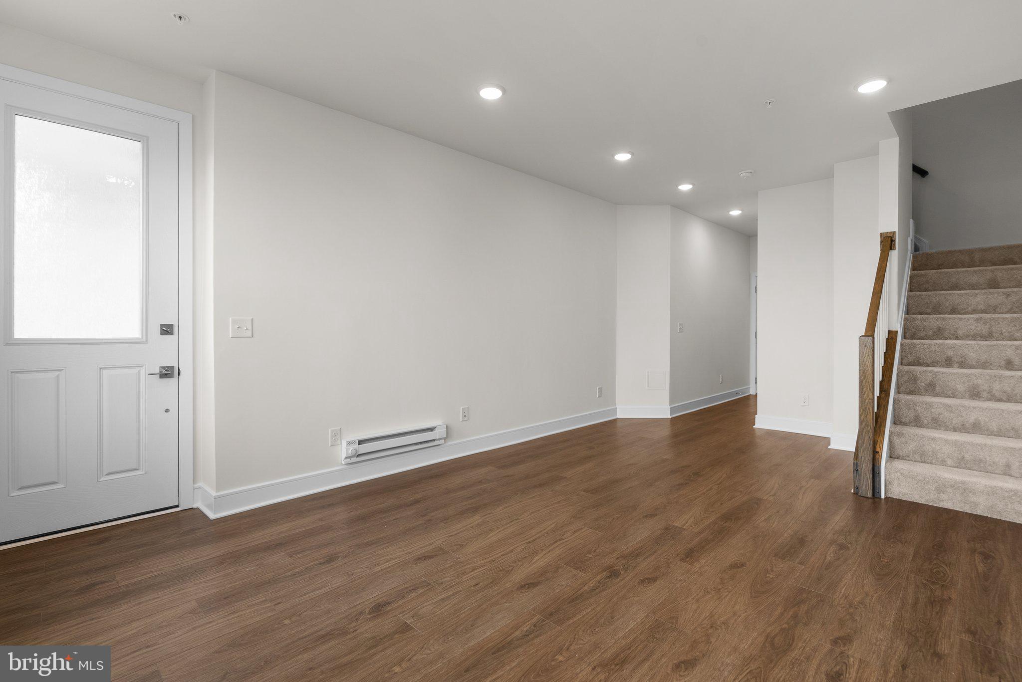 GOOSE CREEK VILLAGE - Residential