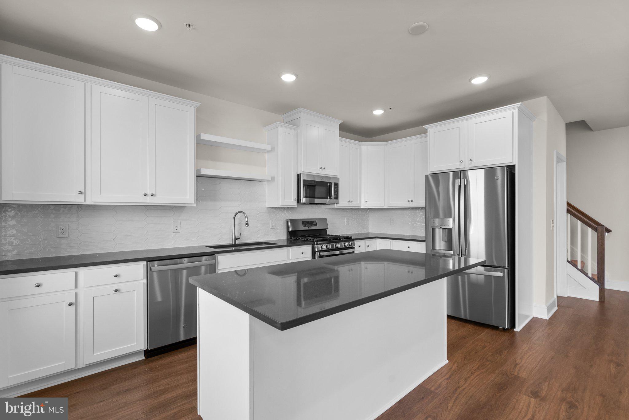 GOOSE CREEK VILLAGE - Residential