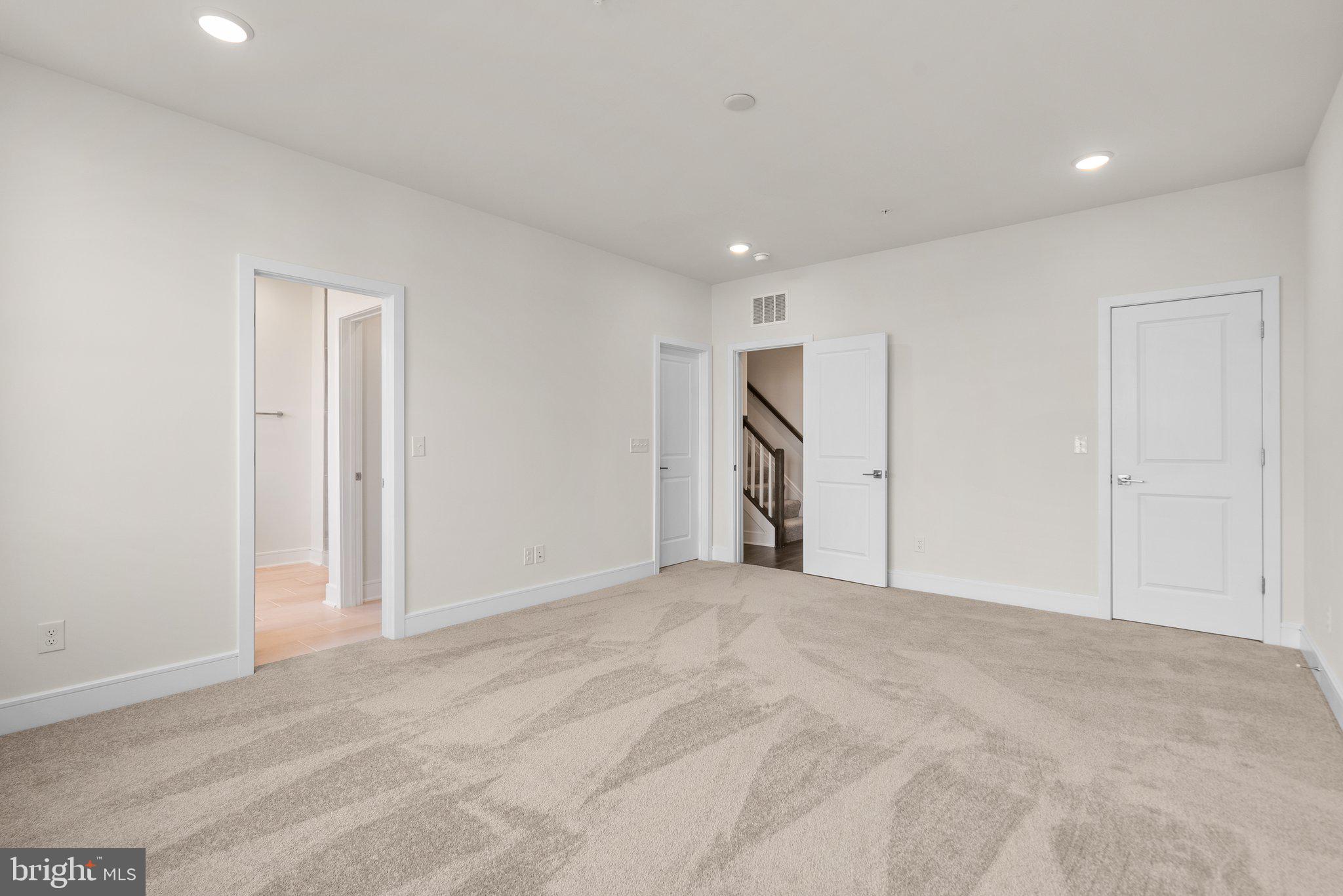 GOOSE CREEK VILLAGE - Residential