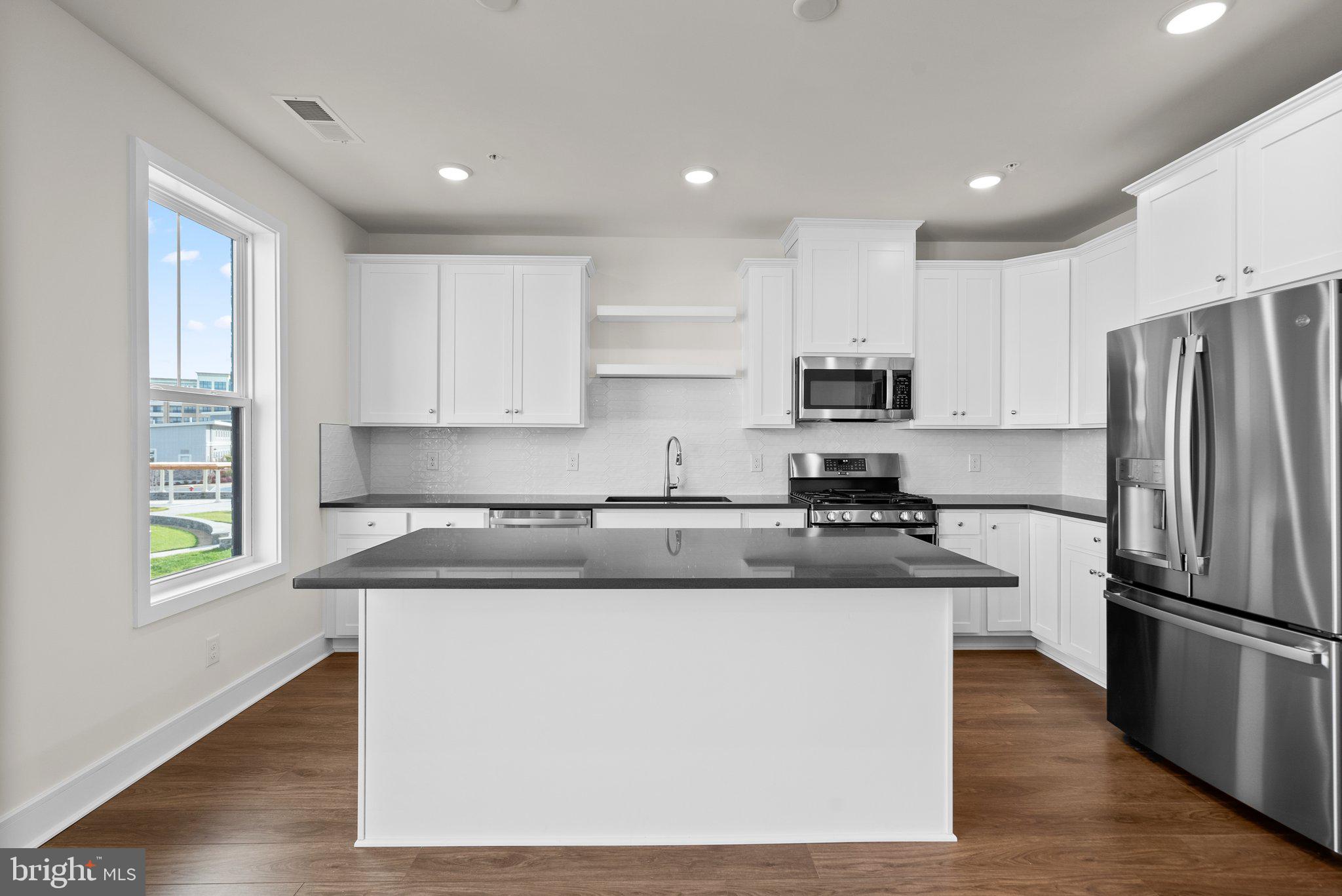 GOOSE CREEK VILLAGE - Residential