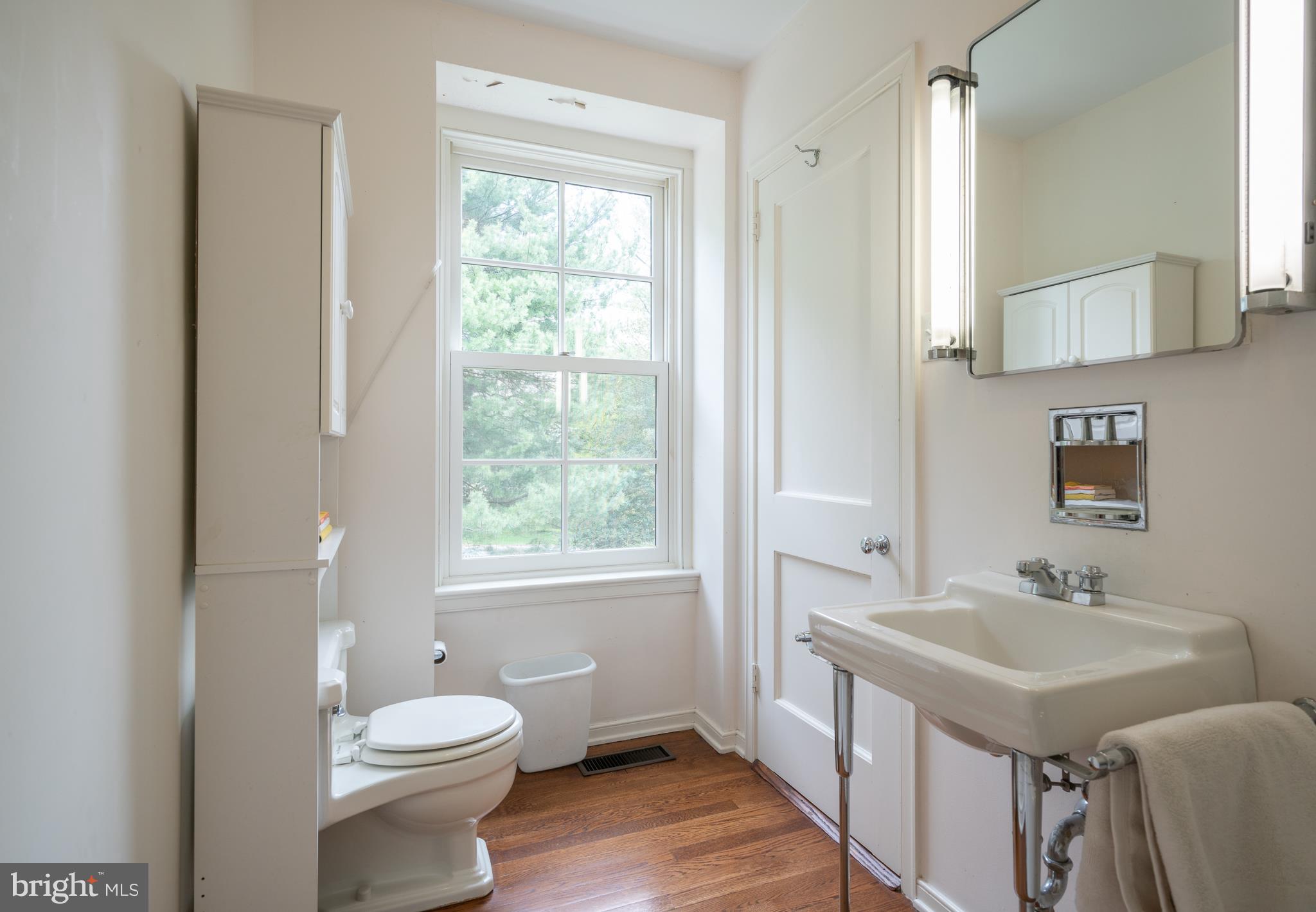 CHESTNUT HILL - Residential