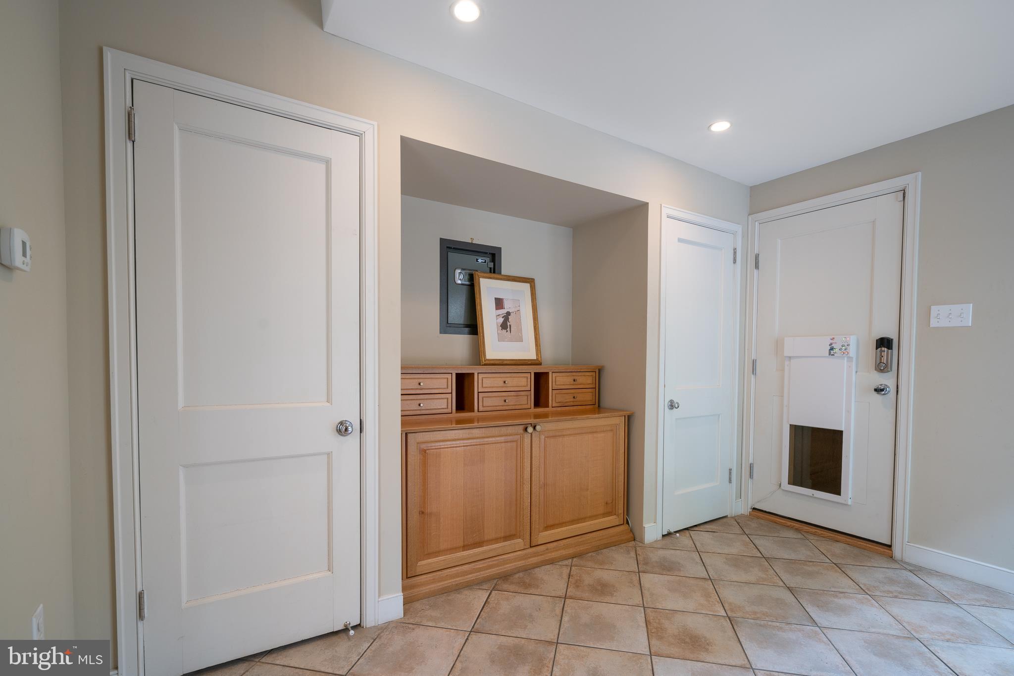 CHESTNUT HILL - Residential