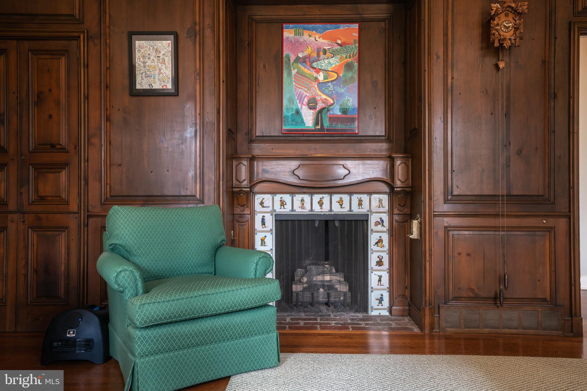 CHESTNUT HILL - Residential