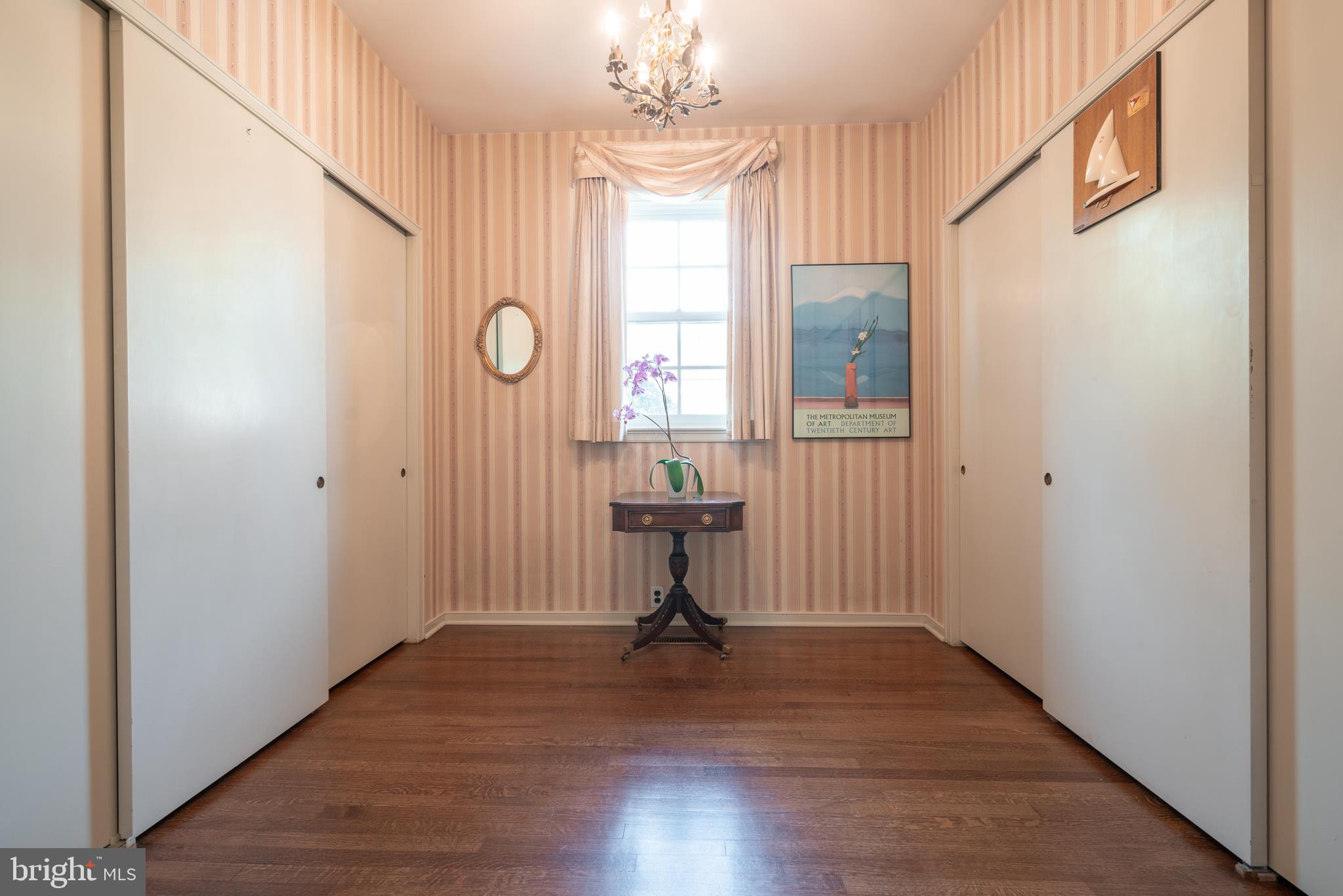 CHESTNUT HILL - Residential