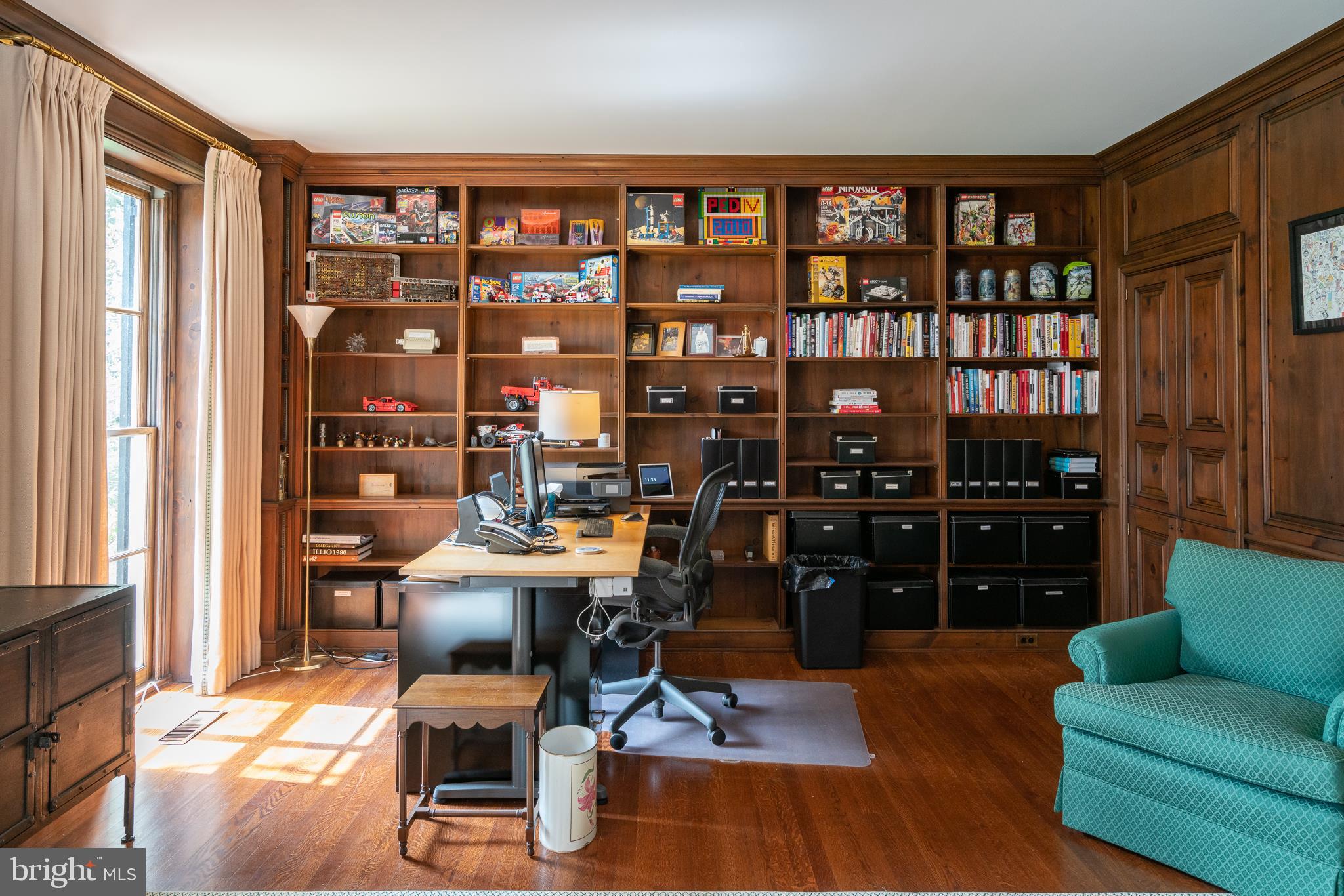 CHESTNUT HILL - Residential