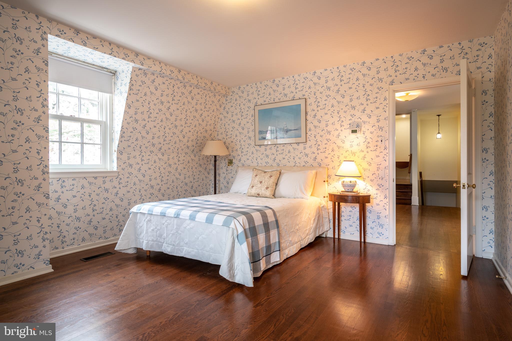 CHESTNUT HILL - Residential