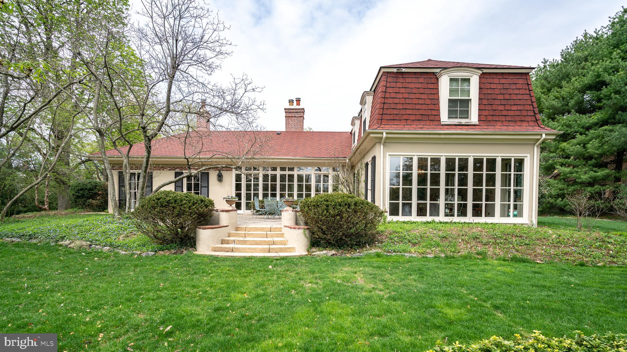 CHESTNUT HILL - Residential