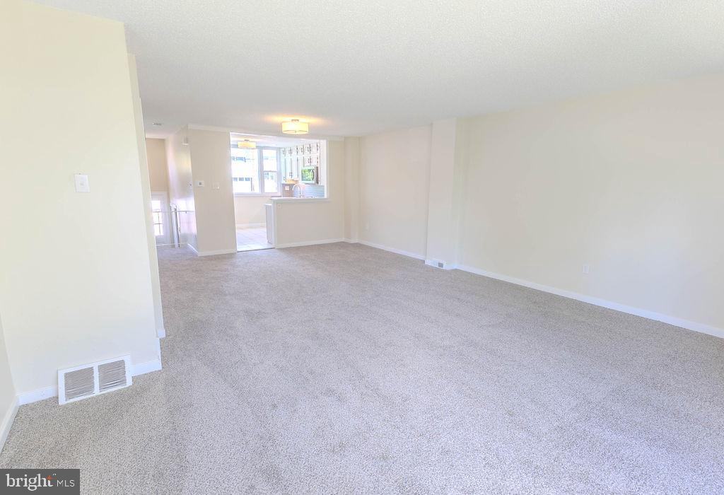 ROBINDALE - Residential