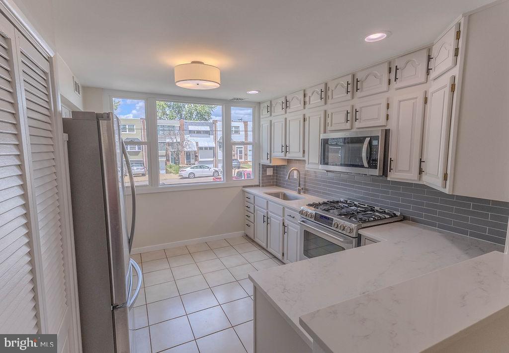 ROBINDALE - Residential