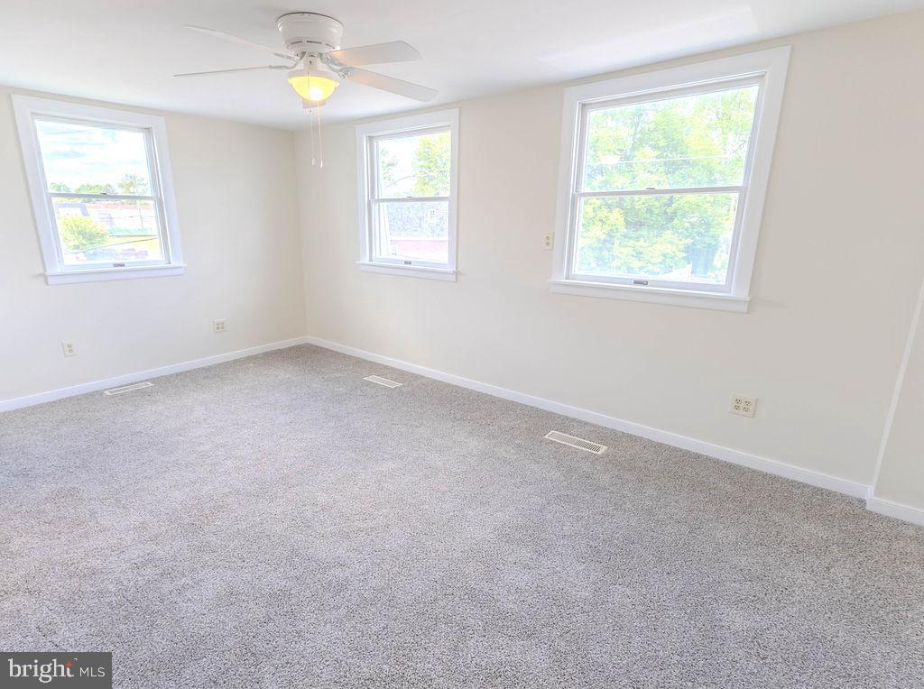 ROBINDALE - Residential