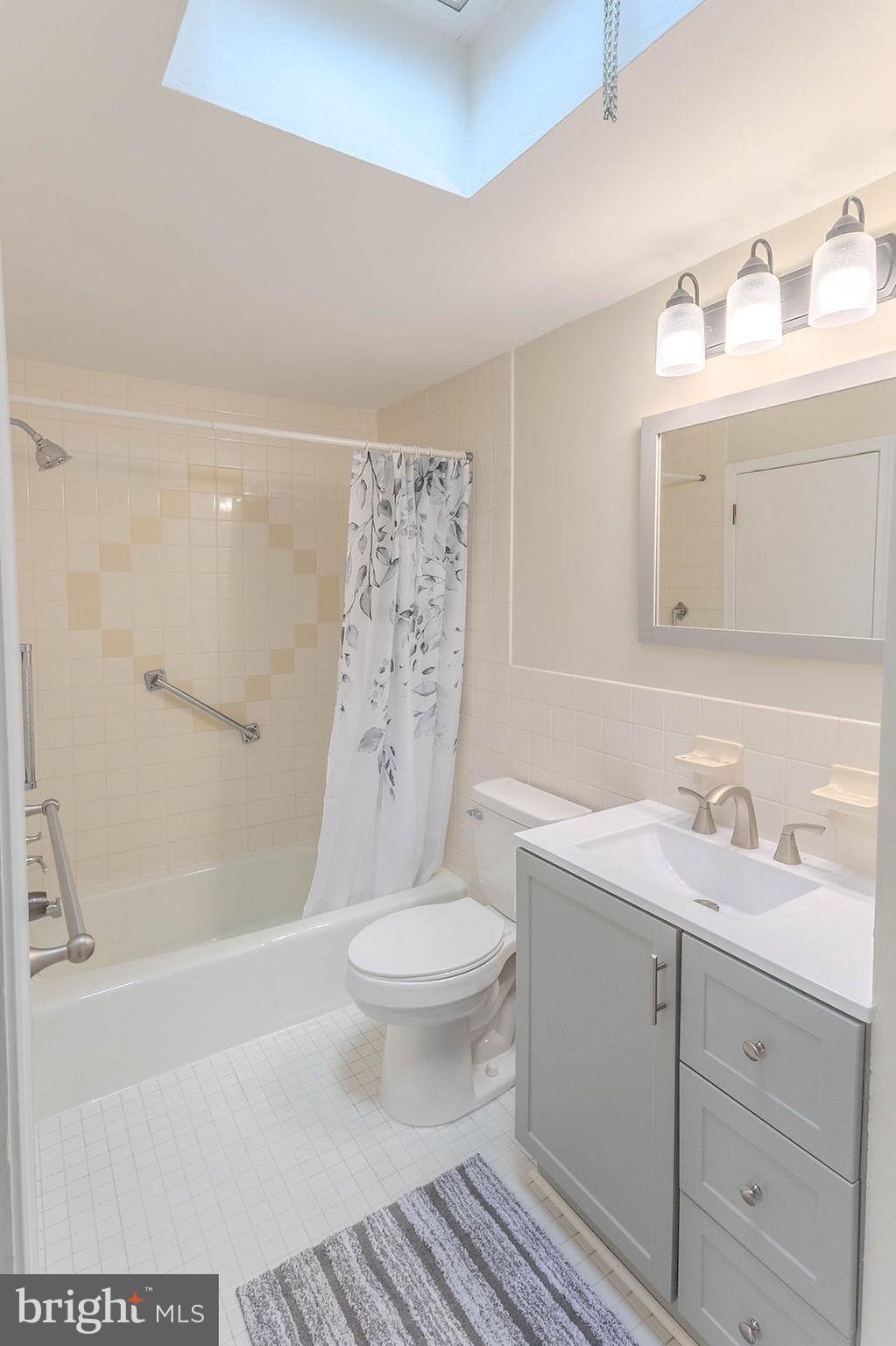 ROBINDALE - Residential