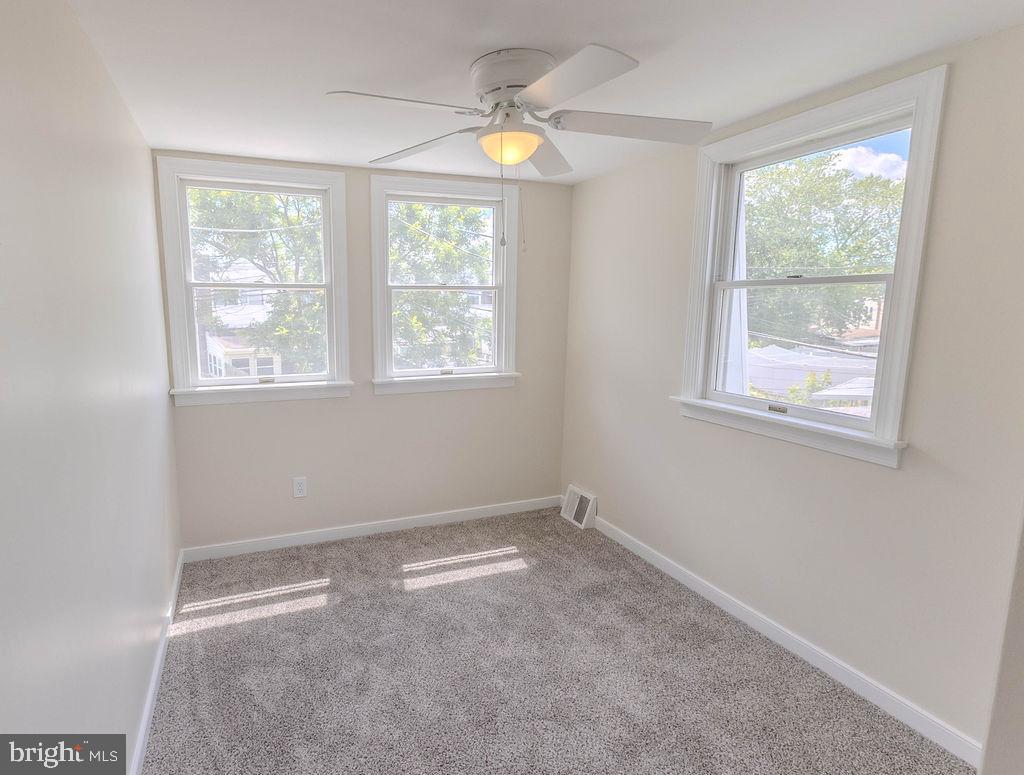 ROBINDALE - Residential