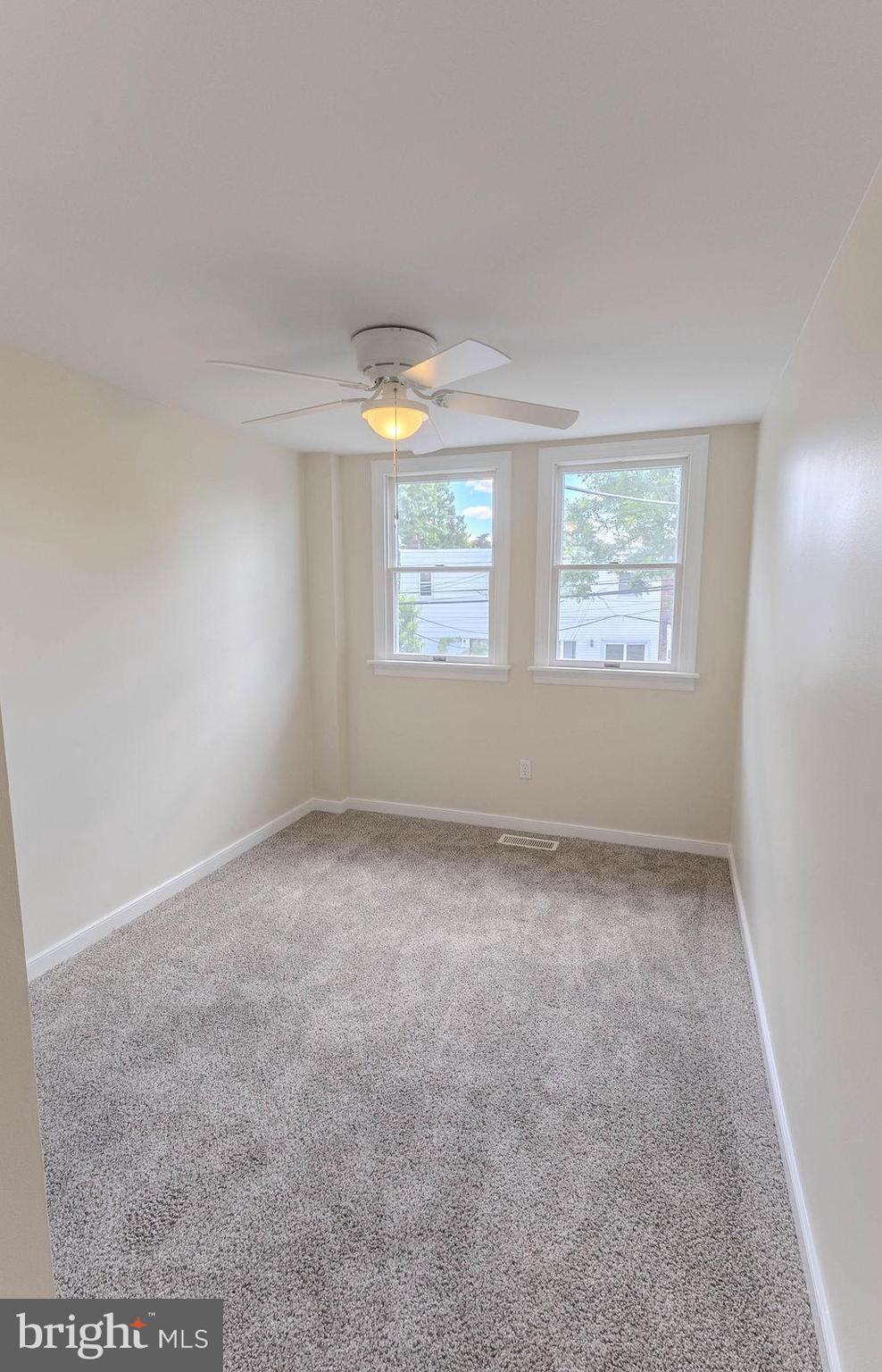 ROBINDALE - Residential