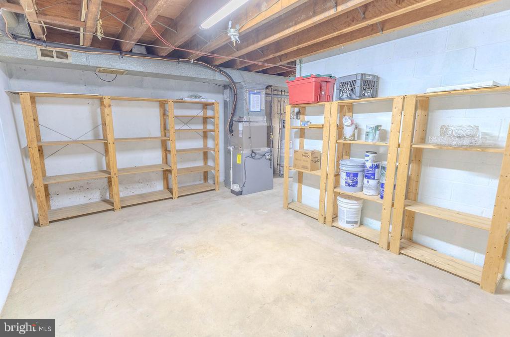 ROBINDALE - Residential