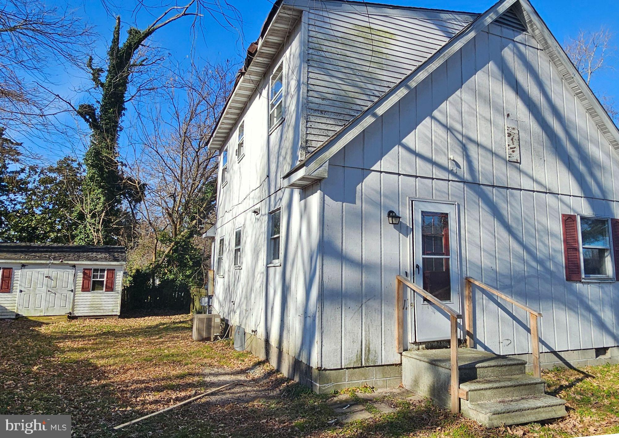 822 SPRINGFIELD CIRCLE