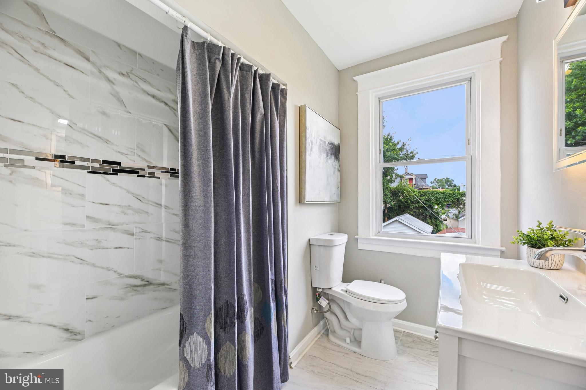 HAMILTON HEIGHTS - Residential