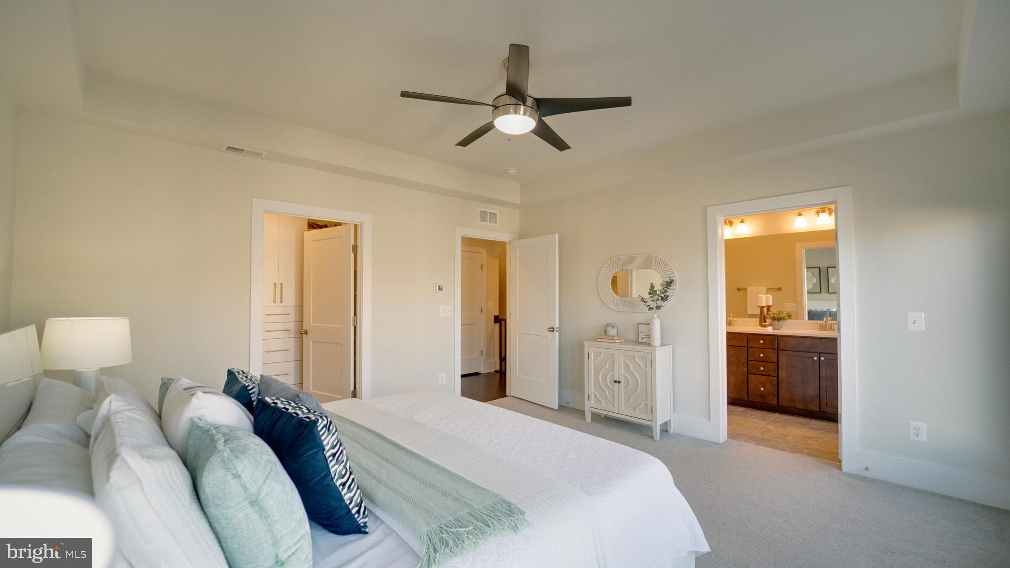 ASHBURN OVERLOOK - Residential