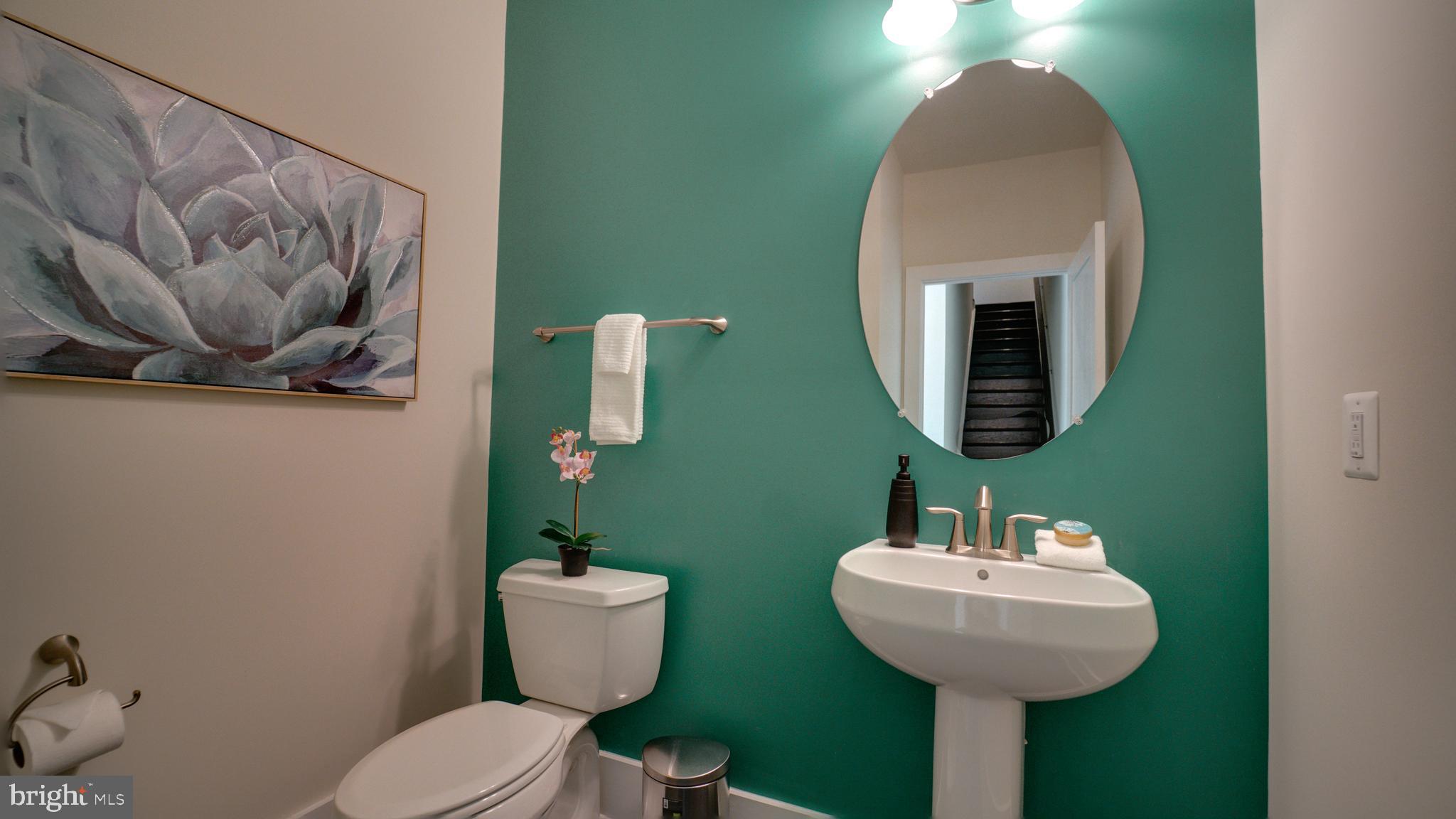 ASHBURN OVERLOOK - Residential