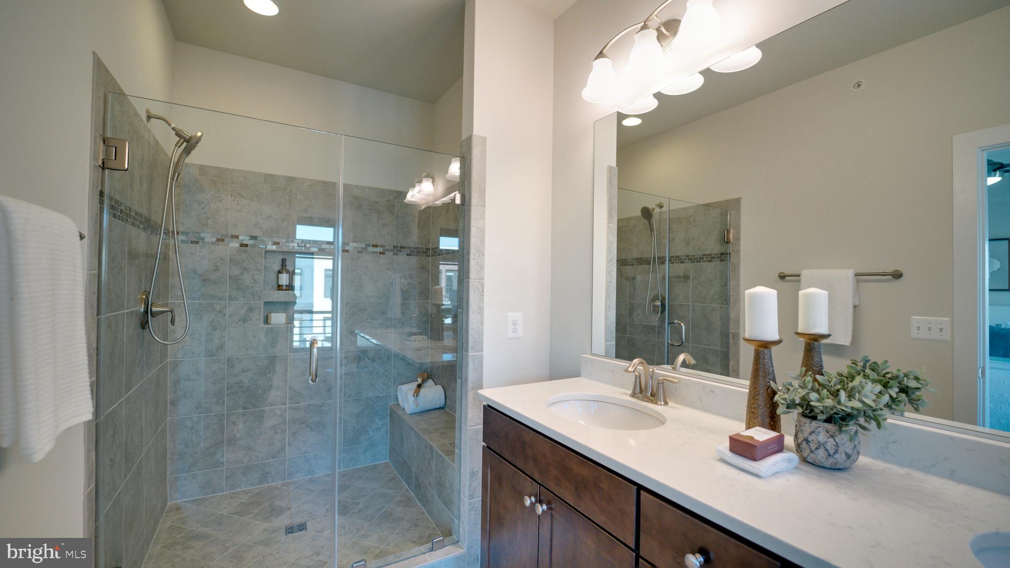 ASHBURN OVERLOOK - Residential