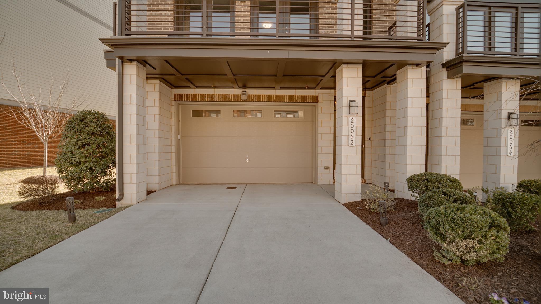 ASHBURN OVERLOOK - Residential