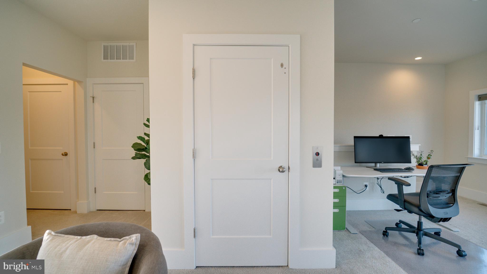 ASHBURN OVERLOOK - Residential