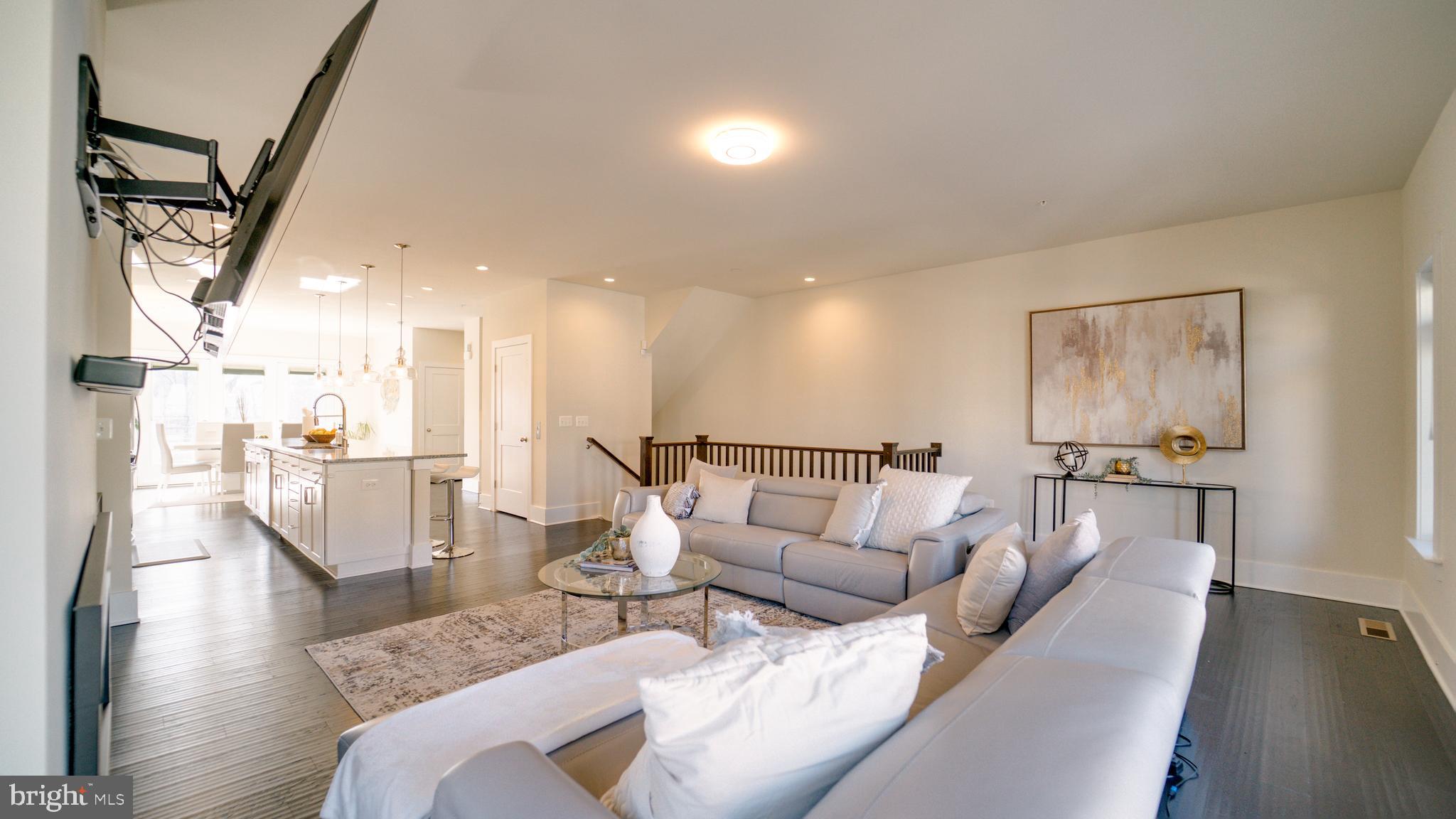 ASHBURN OVERLOOK - Residential